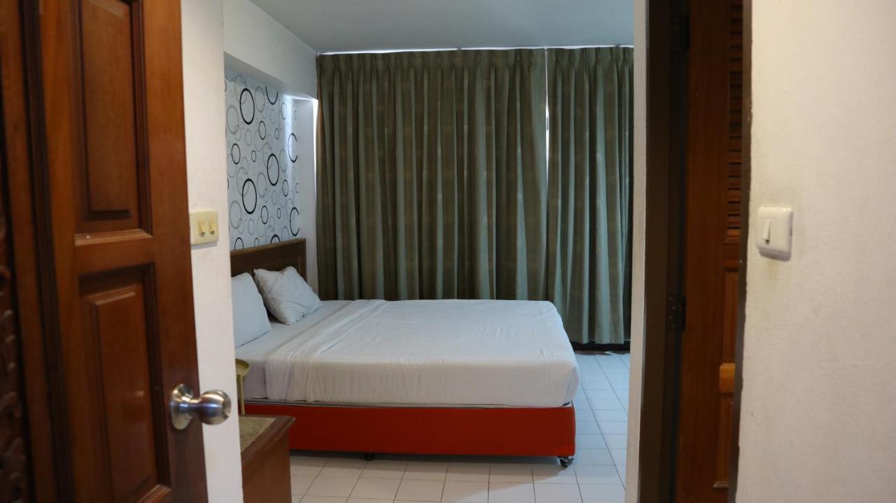 Patong Triple P Hotel Luaran gambar