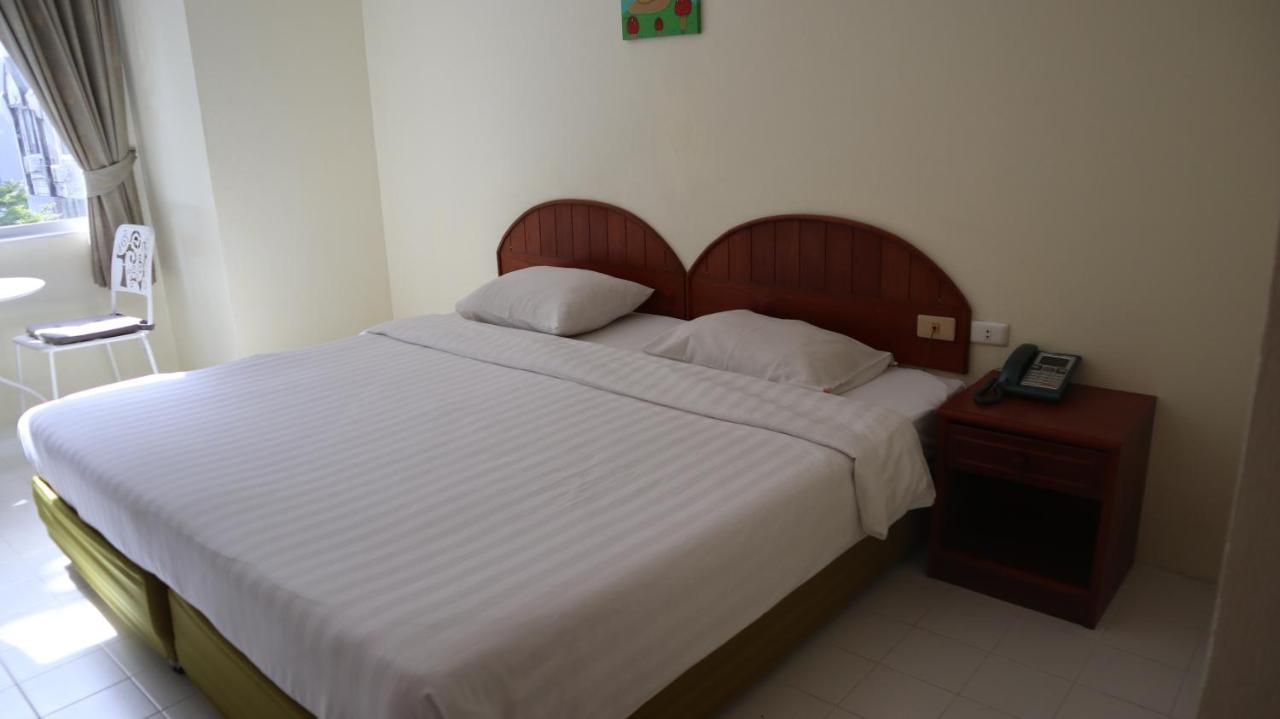 Patong Triple P Hotel Luaran gambar