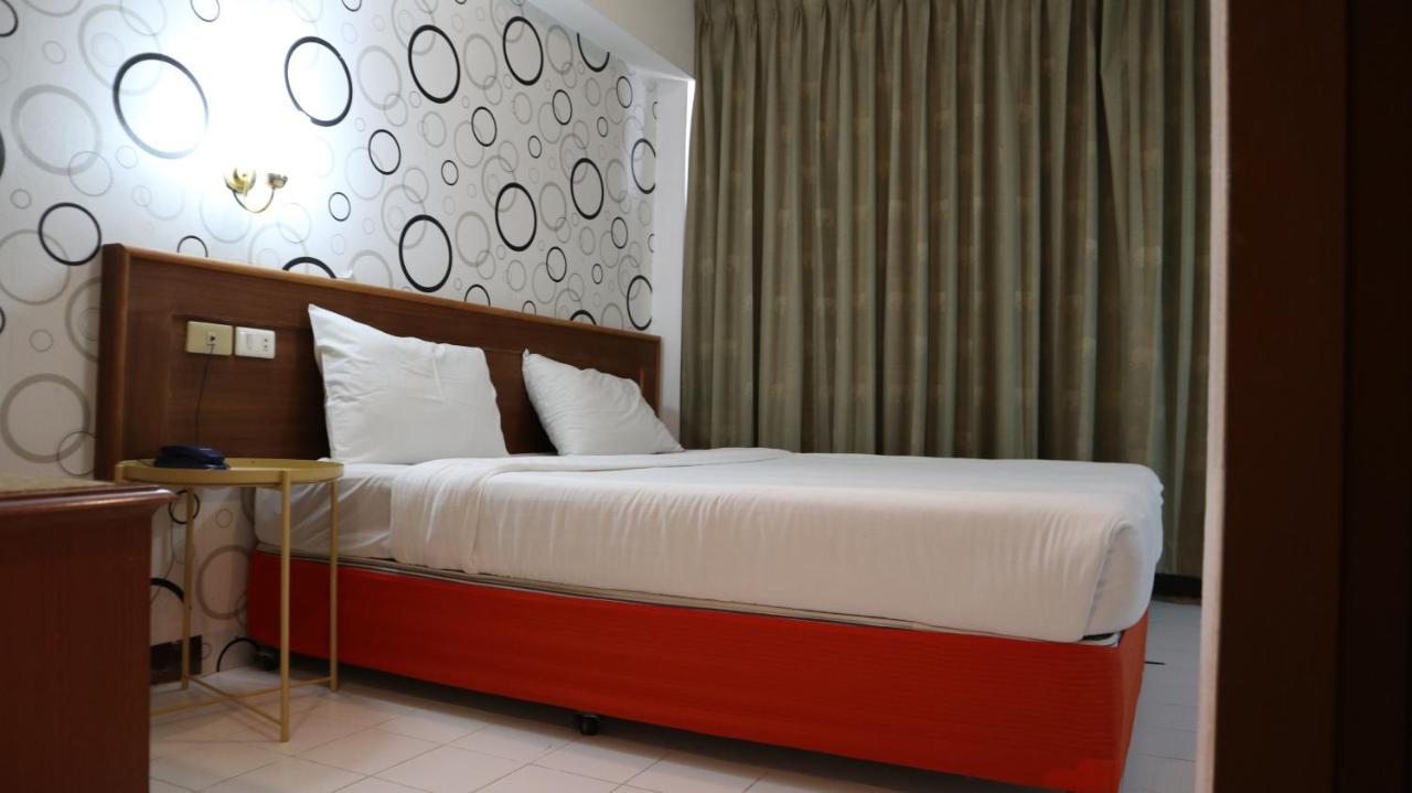 Patong Triple P Hotel Luaran gambar